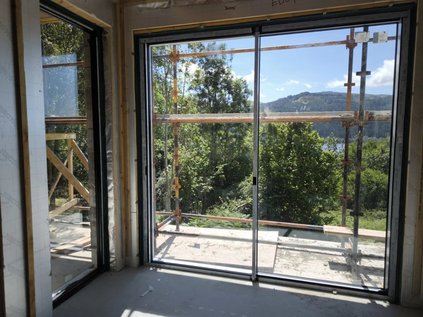 Reynaers Aluminium in Scotland Highlands house installed by Fenstercraft Aluminium